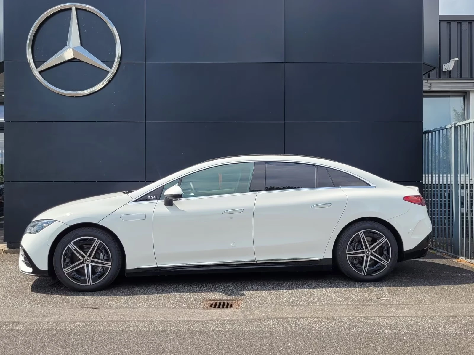 Mercedes-Benz EQE 350 / AMG / NIGHT / BURM / PANO / DIGITAL LIGHT / | Mobile.bg � ����������� 3