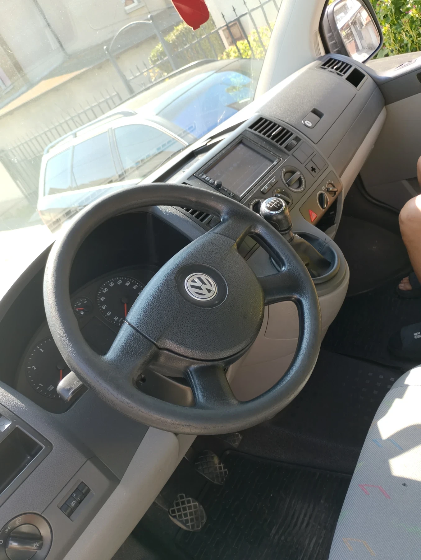 VW Transporter Т5, снимка 4 - Бусове и автобуси - 56435719