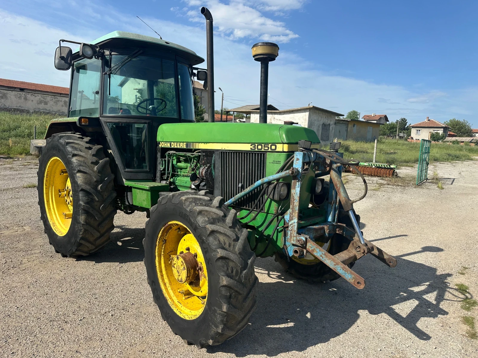 Трактор John Deere 3050 - изображение 2