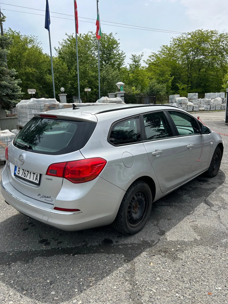 Opel Astra ASTRA SPORT TOURER, снимка 3 - Автомобили и джипове - 48697552