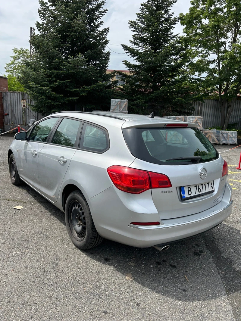 Opel Astra ASTRA SPORT TOURER, снимка 4 - Автомобили и джипове - 48697552