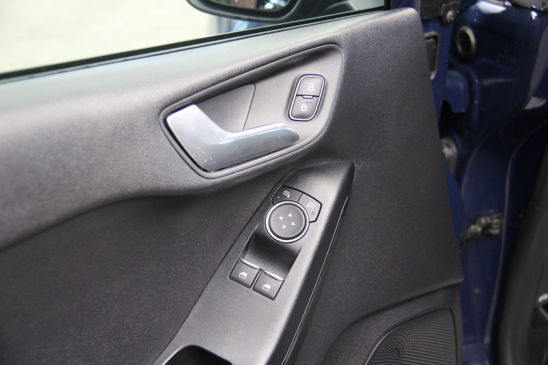 Ford Fiesta LPG/Bluetooth/Lane Assist/USB, снимка 9 - Автомобили и джипове - 45880658