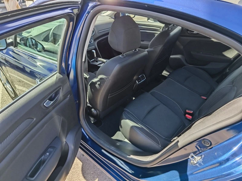 Renault Megane 1.5 blue dCi 115k.c., снимка 10 - Автомобили и джипове - 46427674