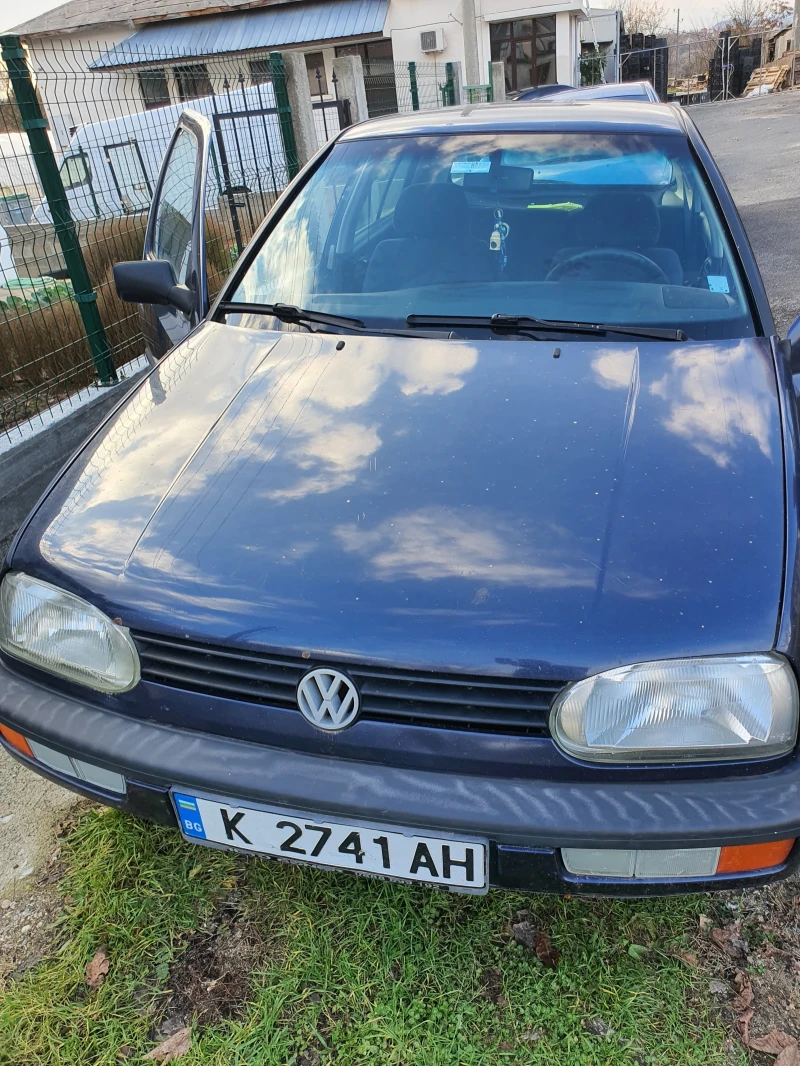 VW Golf, снимка 1 - Автомобили и джипове - 48081137