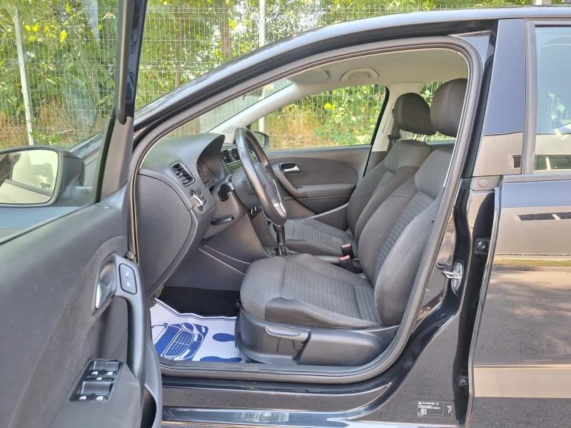 VW Polo 1, 2 90к.с. КЛИМА, НАВИ, ОТЛИЧНА, снимка 9 - Автомобили и джипове - 51293045