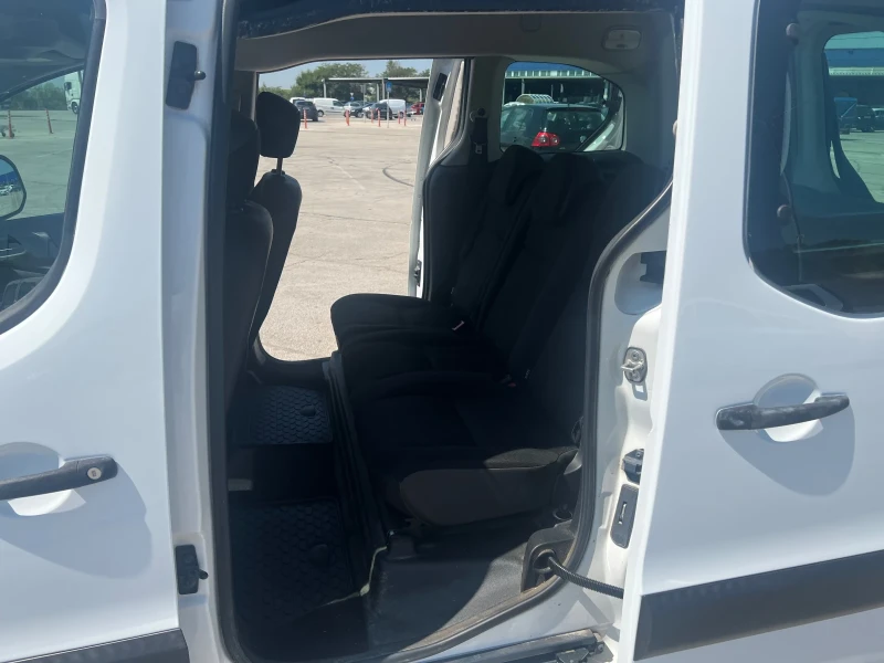 Citroen Berlingo 1, 6 HDI, снимка 9 - Автомобили и джипове - 51442075