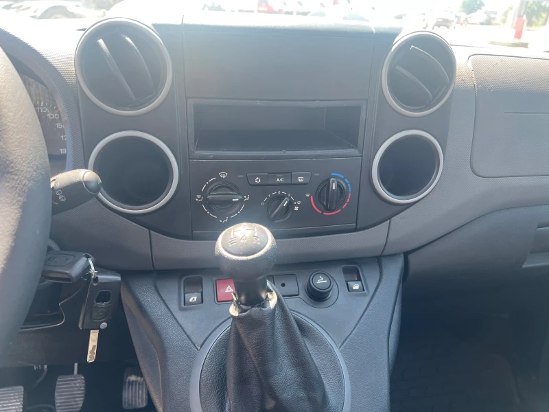 Citroen Berlingo 1, 6 HDI, снимка 13 - Автомобили и джипове - 51442075