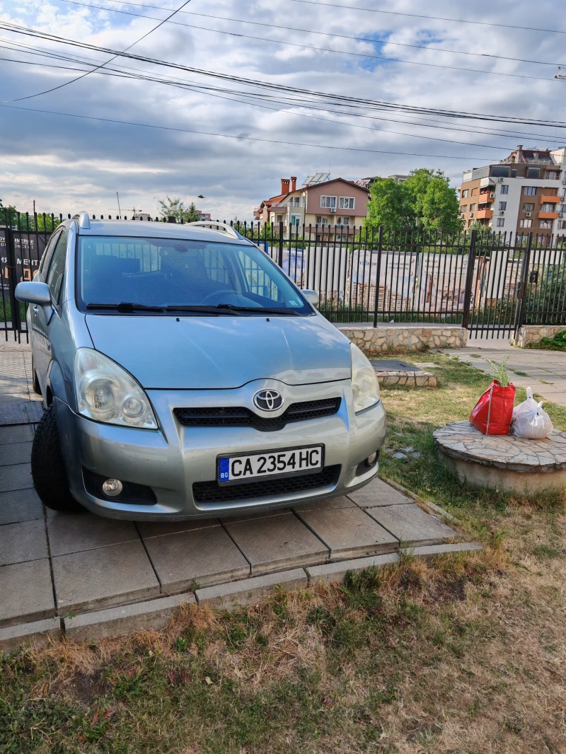 Toyota Corolla verso 2.2, снимка 4 - Автомобили и джипове - 52410005