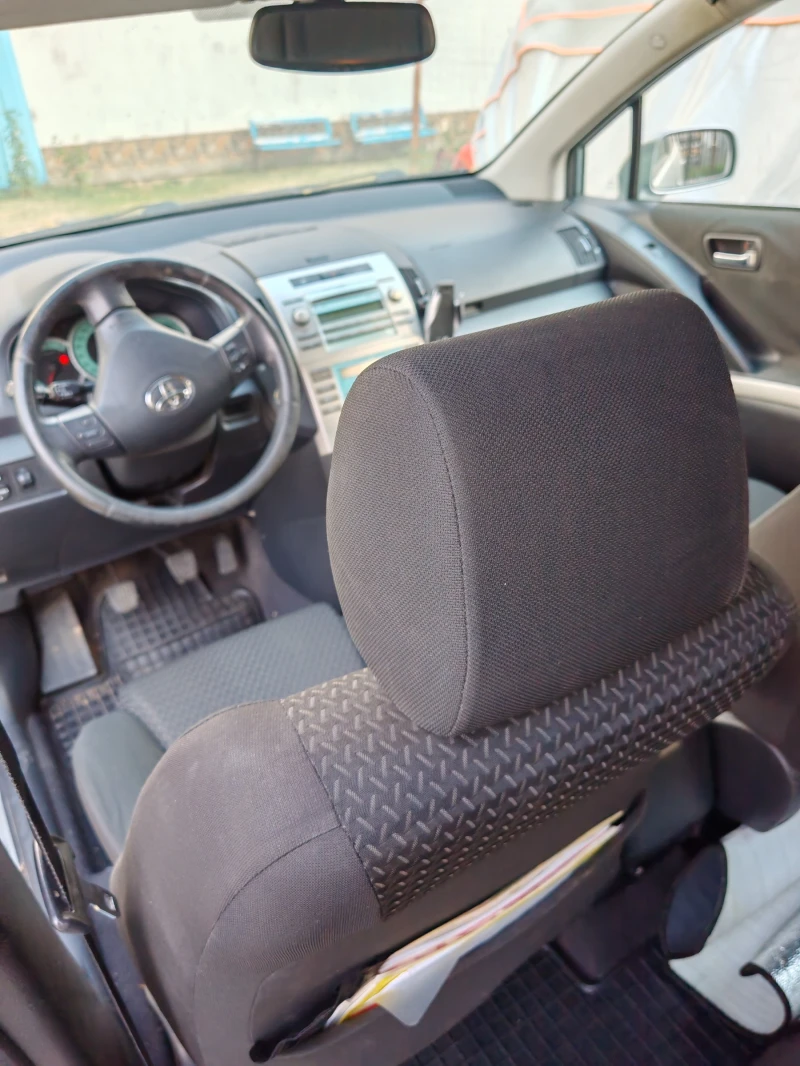 Toyota Corolla verso 2.2, снимка 11 - Автомобили и джипове - 52410005