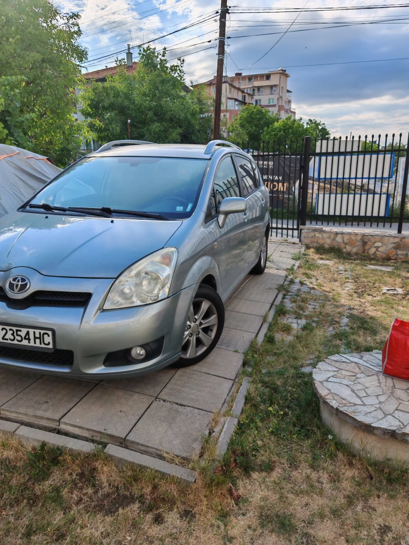 Toyota Corolla verso 2.2, снимка 5 - Автомобили и джипове - 52410005