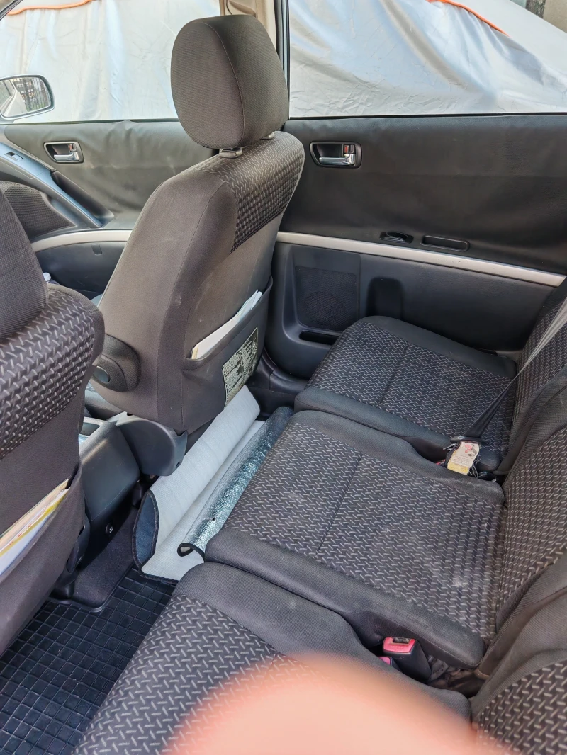 Toyota Corolla verso 2.2, снимка 9 - Автомобили и джипове - 52410005