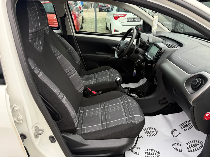 Peugeot 108 1.0i/80hp/NAVI/EVRO6/Service Book, снимка 10 - Автомобили и джипове - 52160056