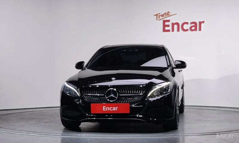 Mercedes-Benz 220, снимка 3 - Автомобили и джипове - 52938760