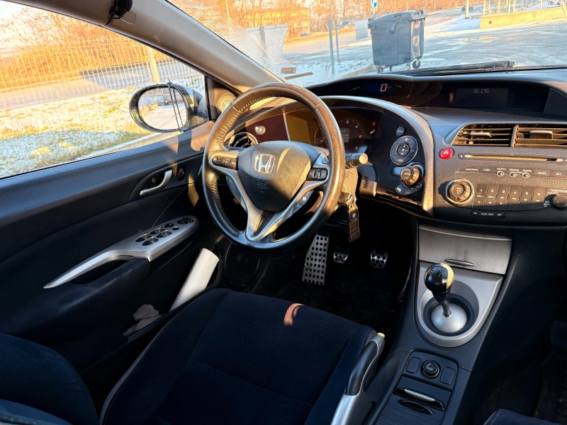 Honda Civic 2.2 CDTI, снимка 9 - Автомобили и джипове - 53176249