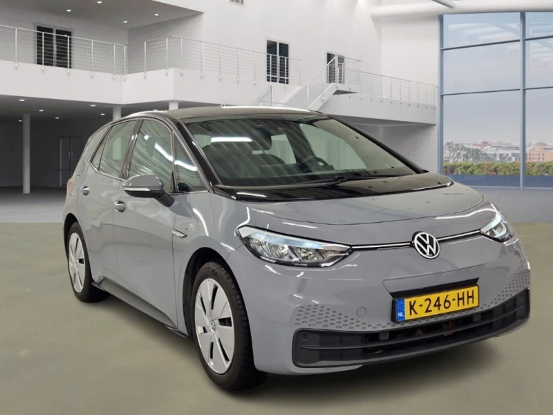 VW ID.3 Pro Life, снимка 2 - Автомобили и джипове - 53217599