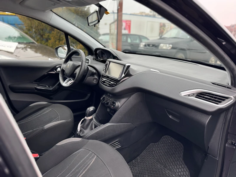 Peugeot 208 1.4i KLIMATIK, снимка 9 - Автомобили и джипове - 53508661