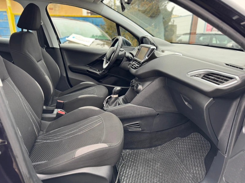 Peugeot 208 1.4i KLIMATIK, снимка 10 - Автомобили и джипове - 53508661