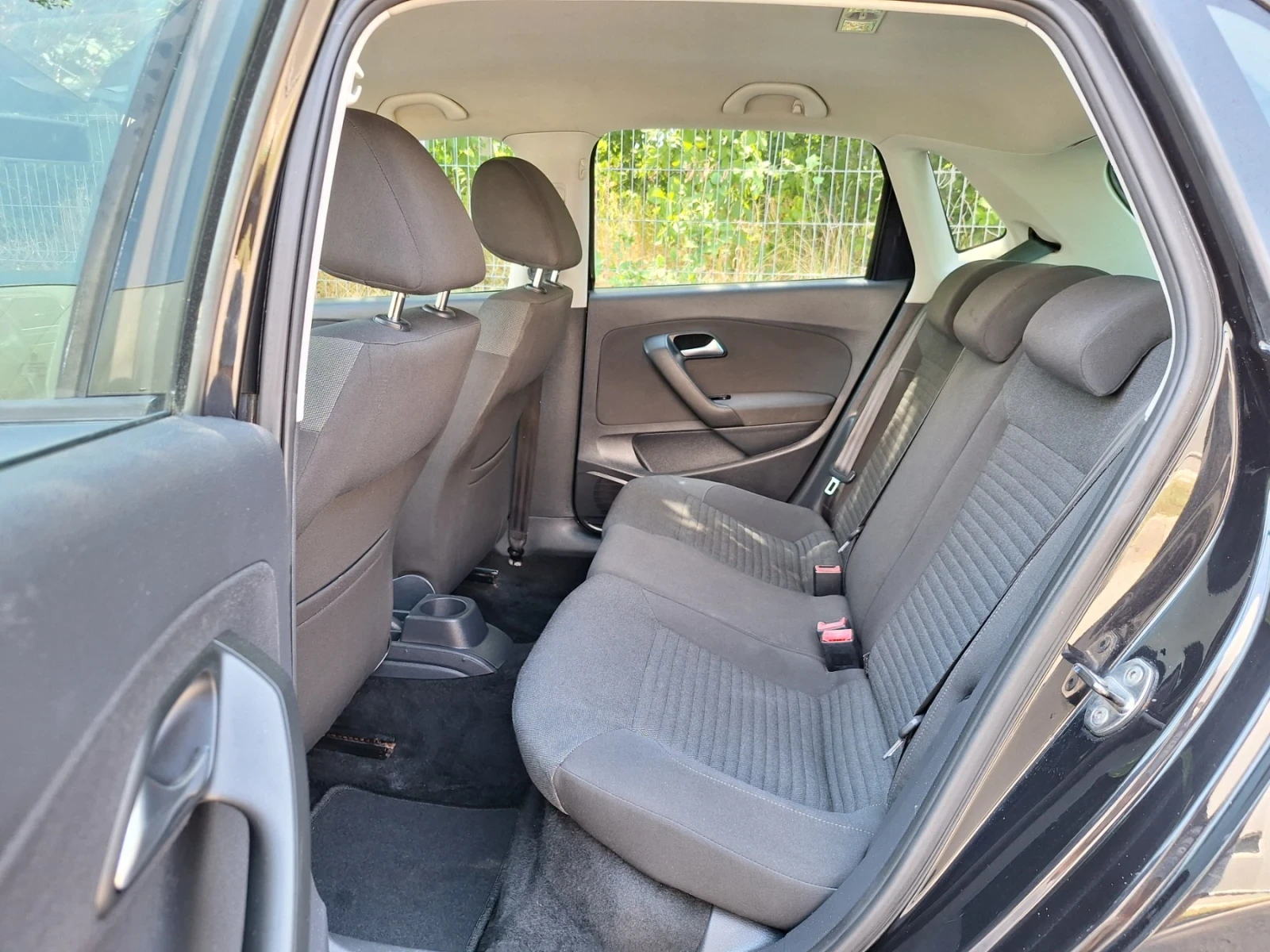 VW Polo 1, 2 90к.с. КЛИМА, НАВИ, ОТЛИЧНА | Mobile.bg — изображение 11