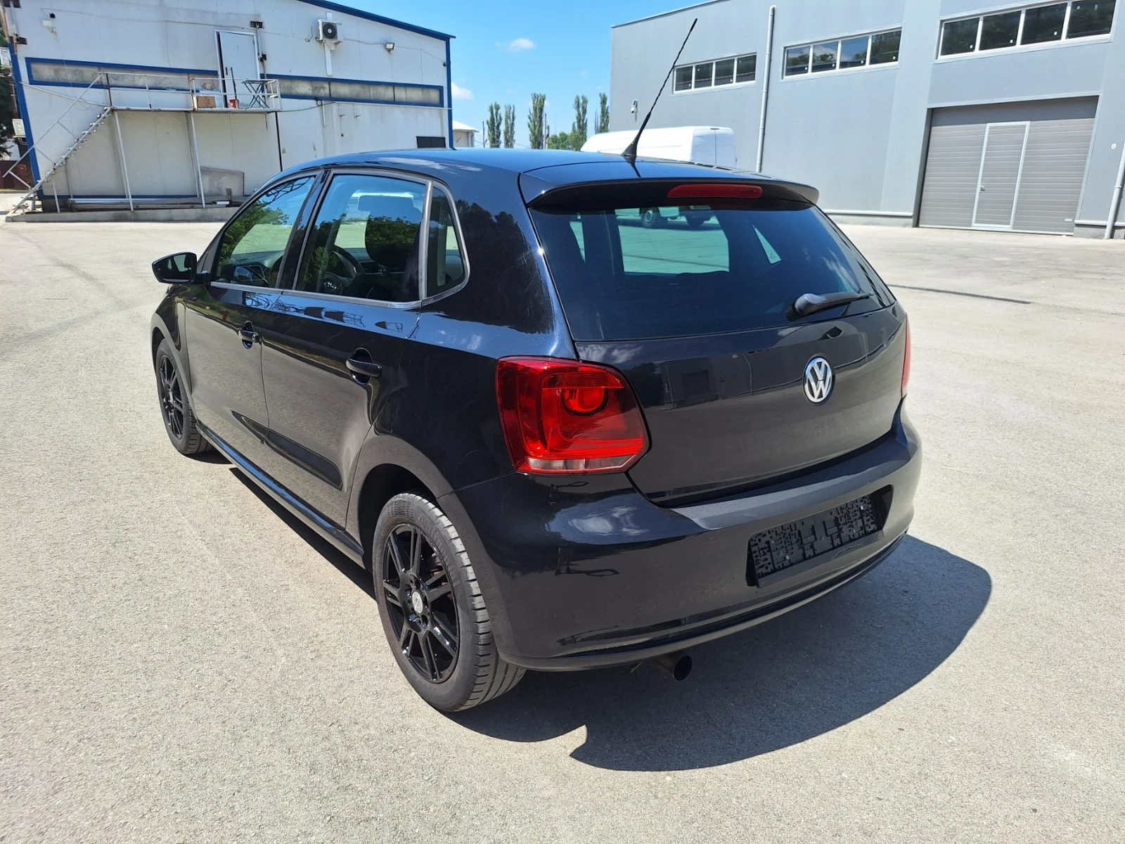 VW Polo 1, 2 90к.с. КЛИМА, НАВИ, ОТЛИЧНА - изображение 7
