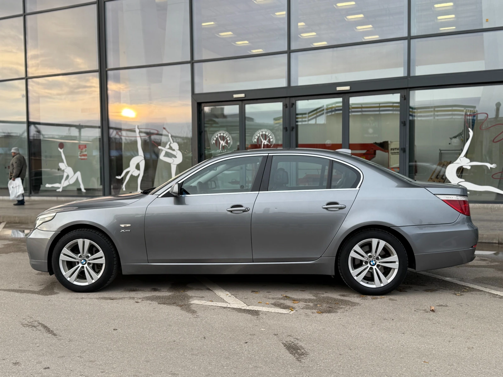 BMW 528 XI 6 МЕСЕЦА ГАРАНЦИЯ/234кс. ГАЗ/Автоматик/Facelift - изображение 2