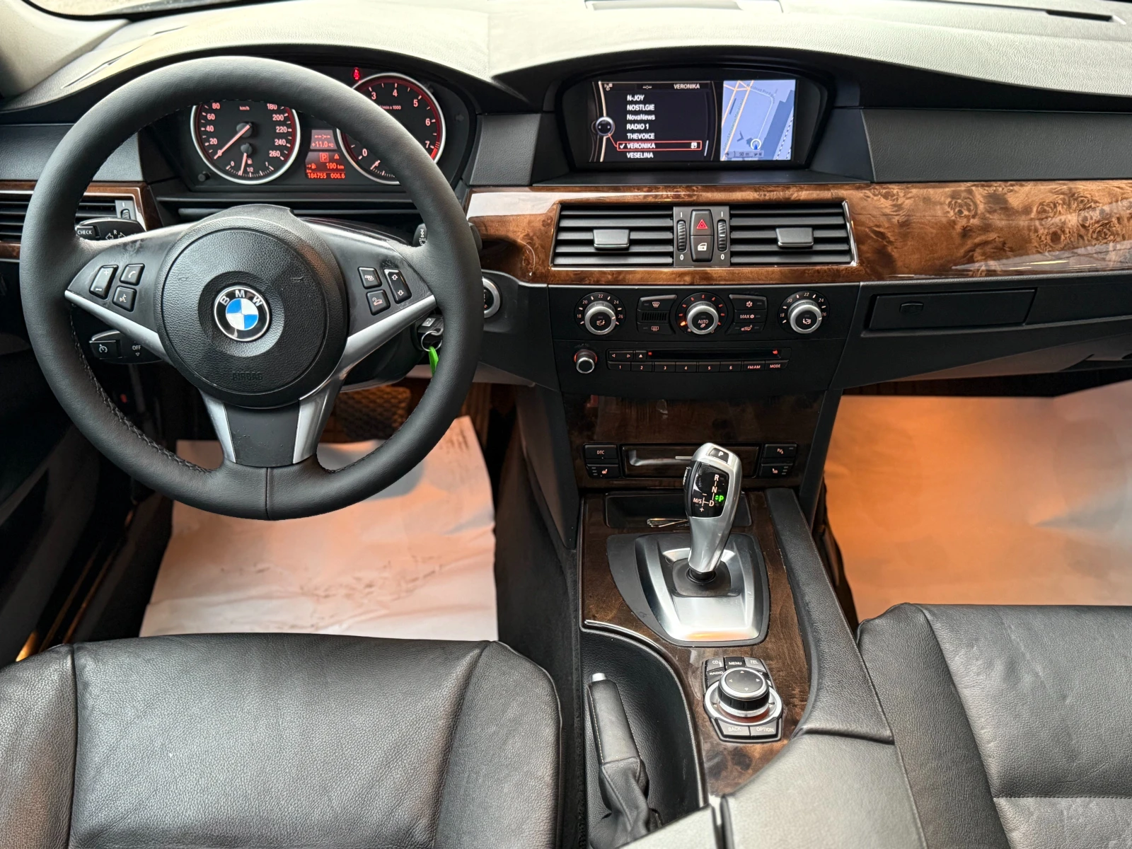 BMW 528 XI 6 МЕСЕЦА ГАРАНЦИЯ/234кс. ГАЗ/Автоматик/Facelift - изображение 9