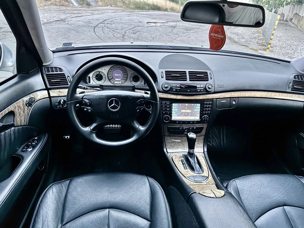 Mercedes-Benz E 320, снимка 8 - Автомобили и джипове - 53871796