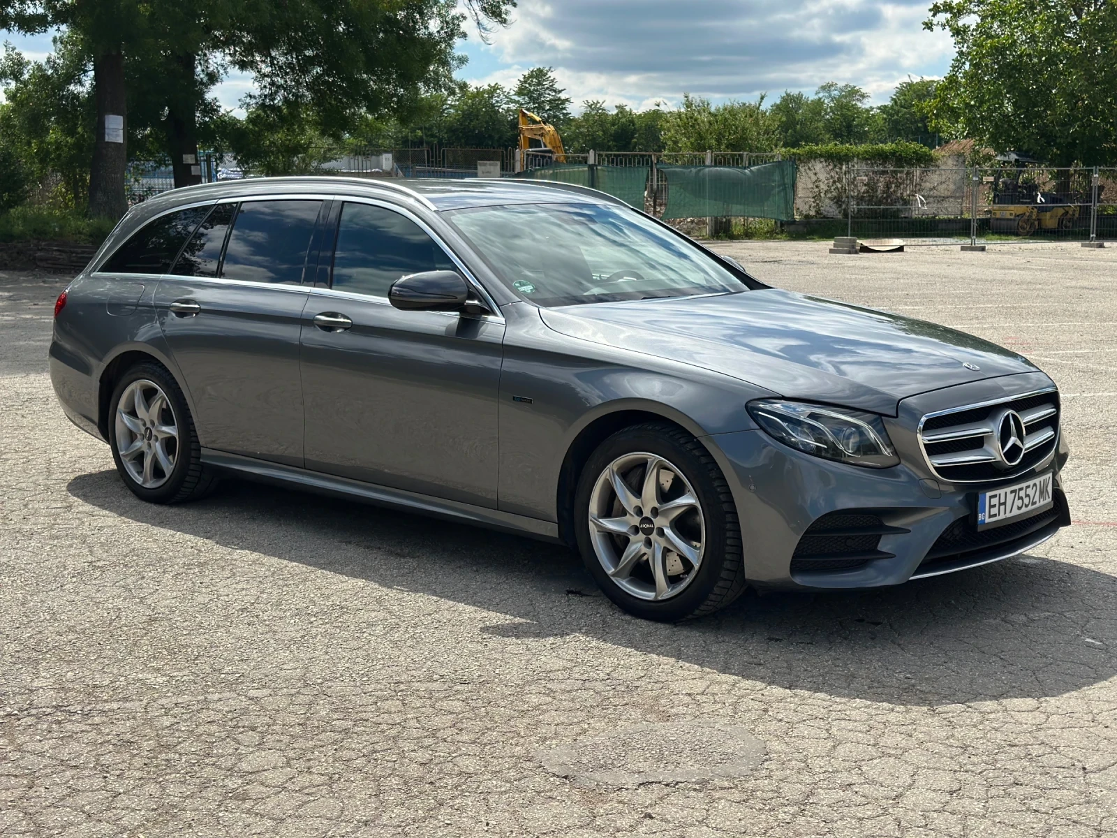 Mercedes-Benz E 300 DE Plug-in Hybrid, AMG Pack , Multi beam LED , снимка 4 - Автомобили и джипове - 54595573