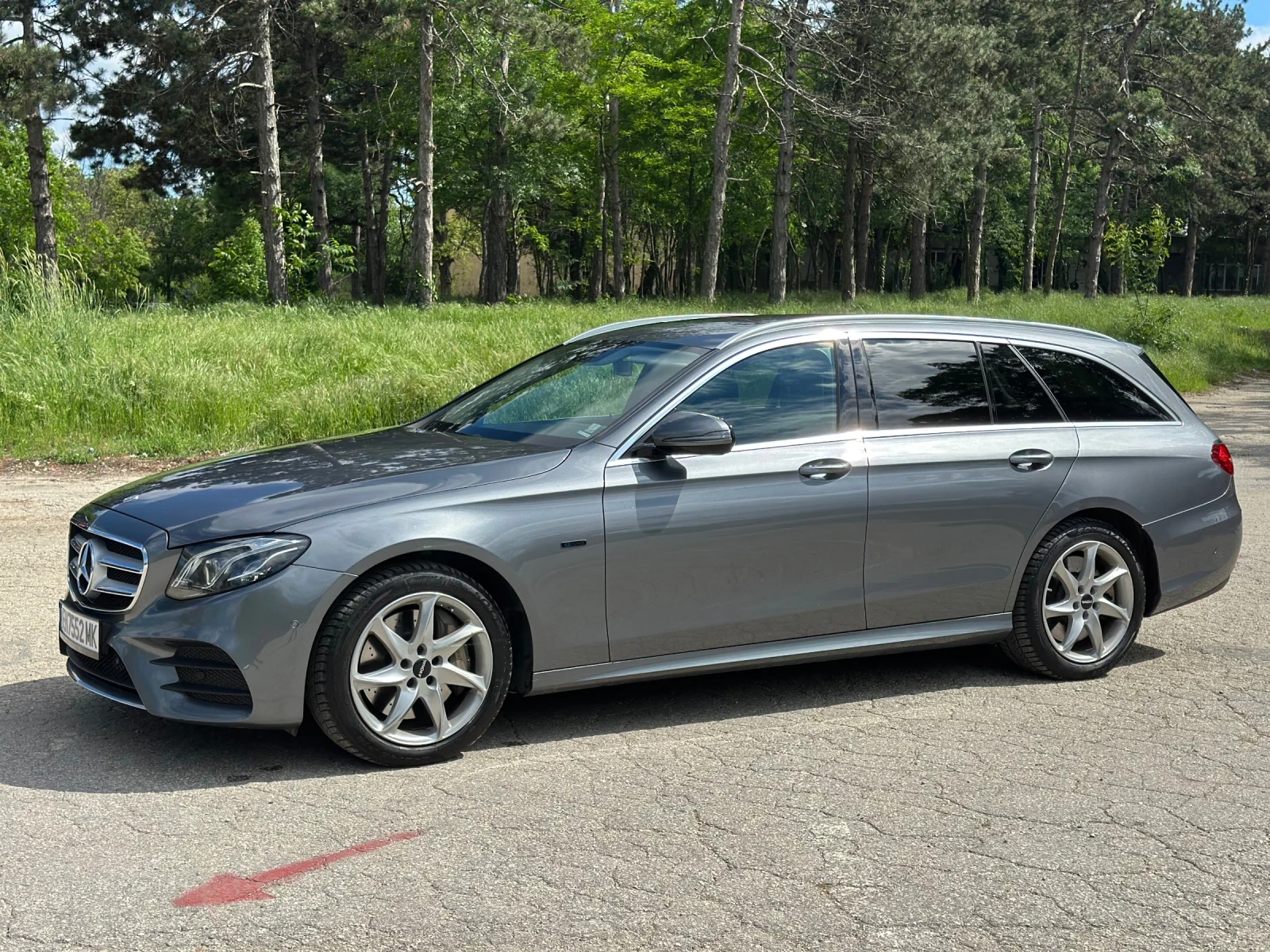 Mercedes-Benz E 300 DE Plug-in Hybrid, AMG Pack , Multi beam LED , снимка 9 - Автомобили и джипове - 54595573