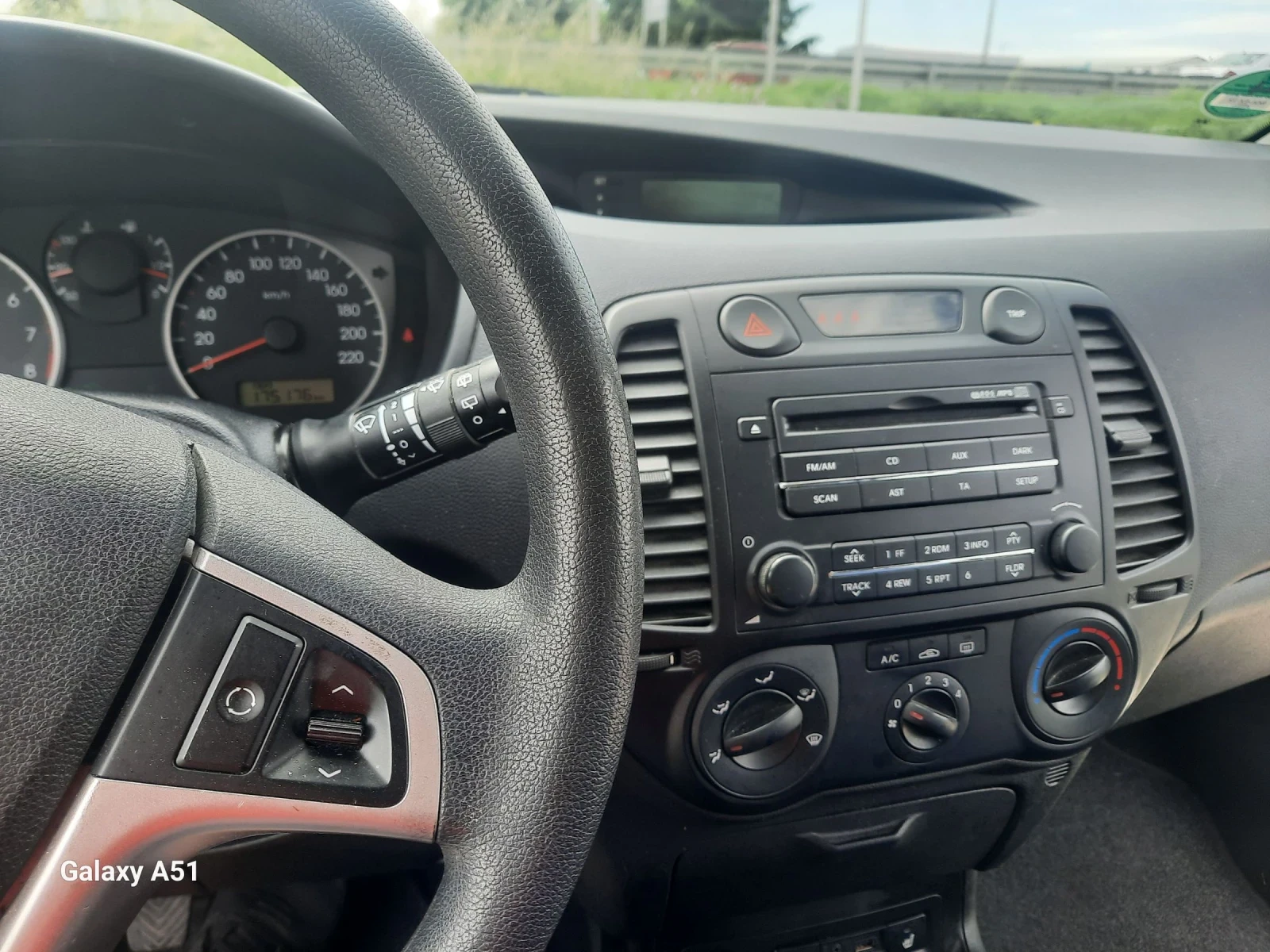 Hyundai I20 1.4 бензин, КЛИМАТИК , снимка 13 - Автомобили и джипове - 54780327