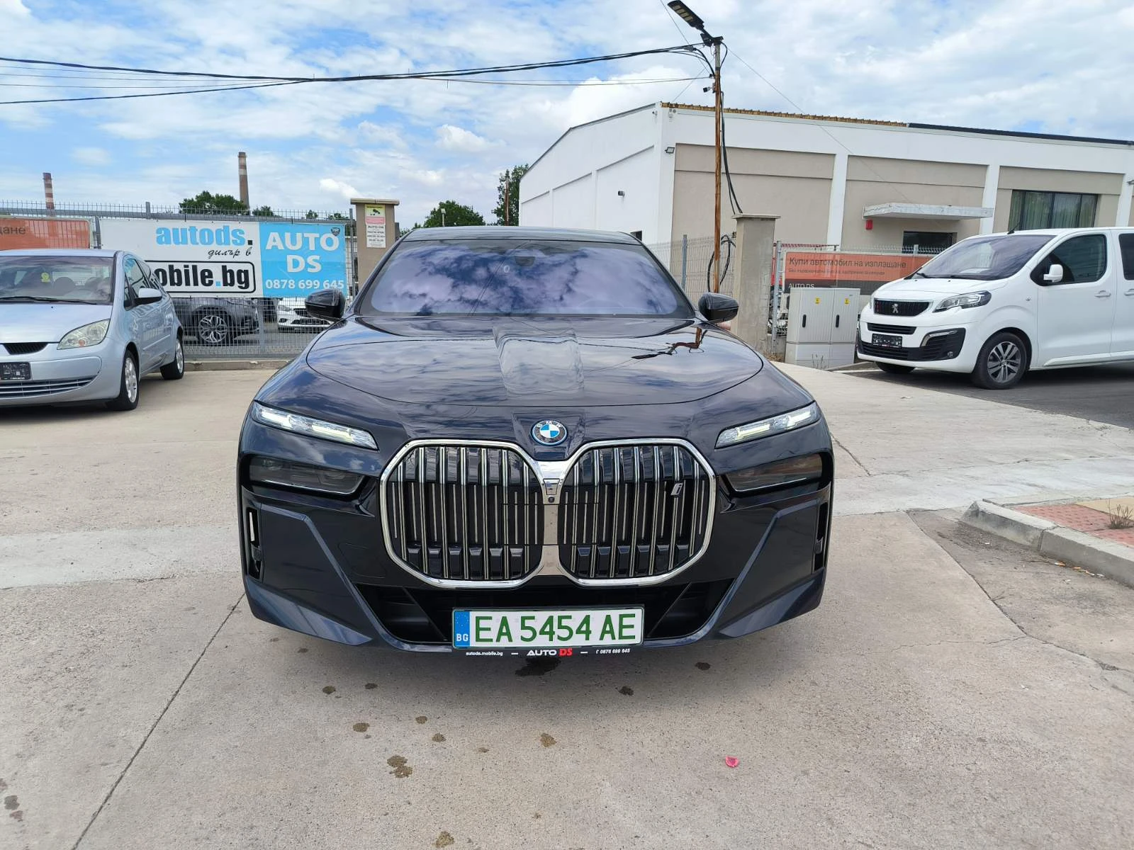 BMW i7 M60-xdriveTv-360kameri-Masage-Head up, снимка 2 - Автомобили и джипове - 54812111