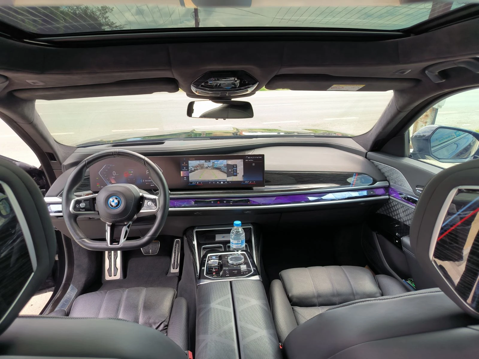 BMW i7 M60-xdriveTv-360kameri-Masage-Head up, снимка 12 - Автомобили и джипове - 54812111