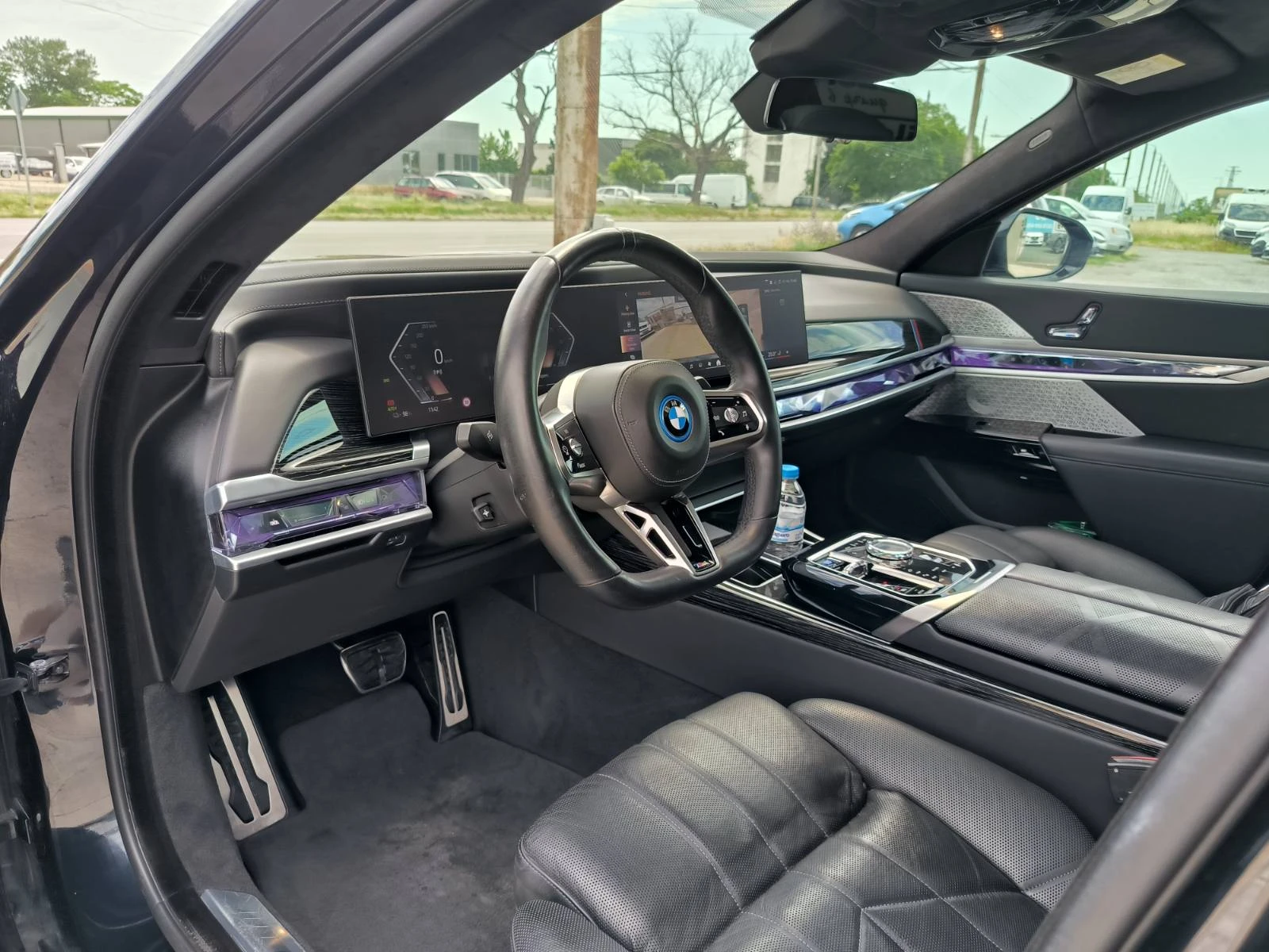BMW i7 M60-xdriveTv-360kameri-Masage-Head up, снимка 11 - Автомобили и джипове - 54812111