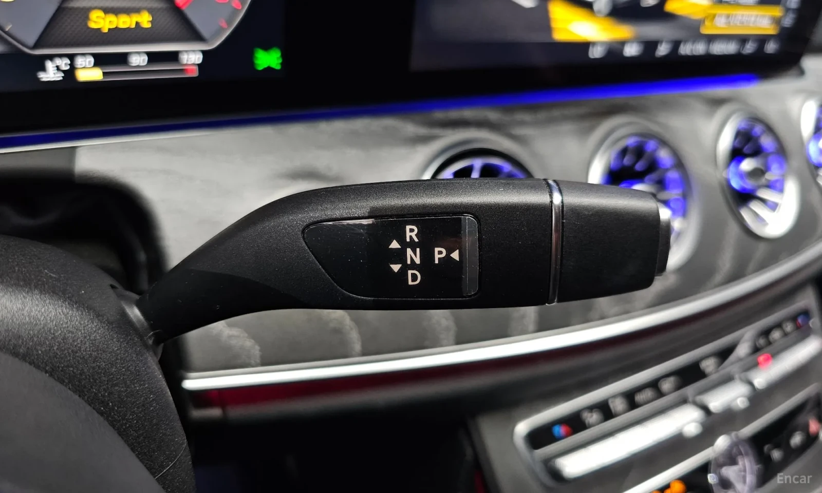 Mercedes-Benz CLS 400 4MATIC * ПОДГРЕВ* ОБДУХВ* BURMASTER* 360* , снимка 9 - Автомобили и джипове - 55177015