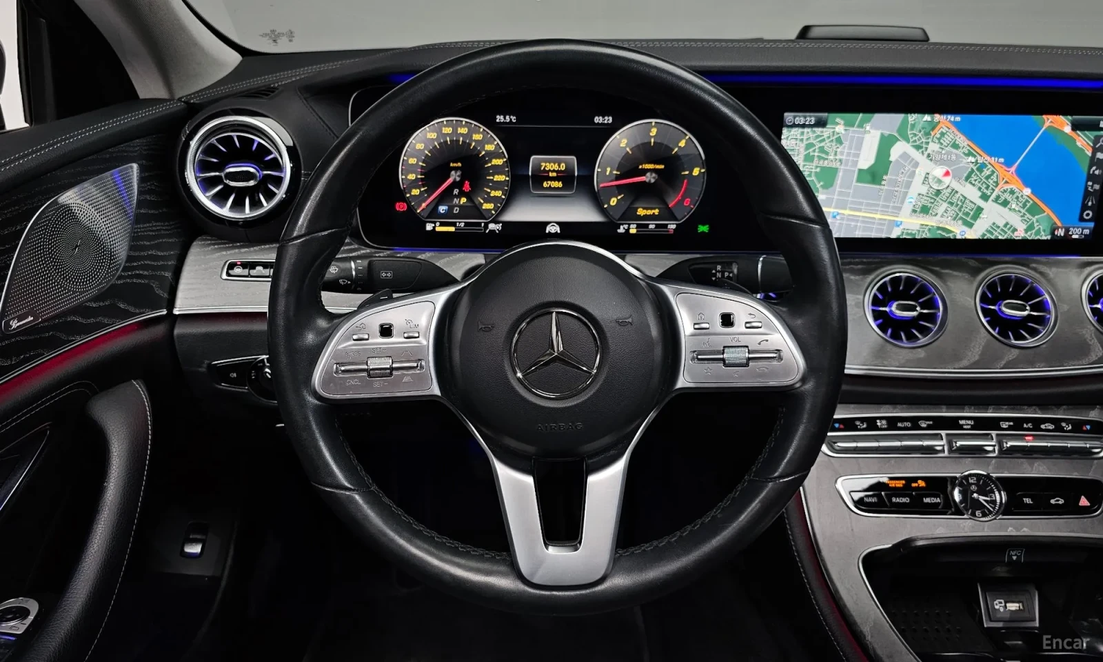Mercedes-Benz CLS 400 4MATIC * ПОДГРЕВ* ОБДУХВ* BURMASTER* 360* , снимка 13 - Автомобили и джипове - 55177015