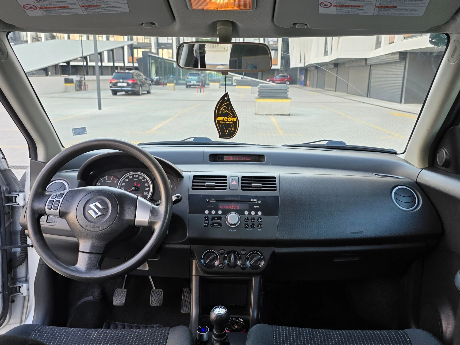 Suzuki Swift 1.3 Бензин , снимка 15 - Автомобили и джипове - 55942679