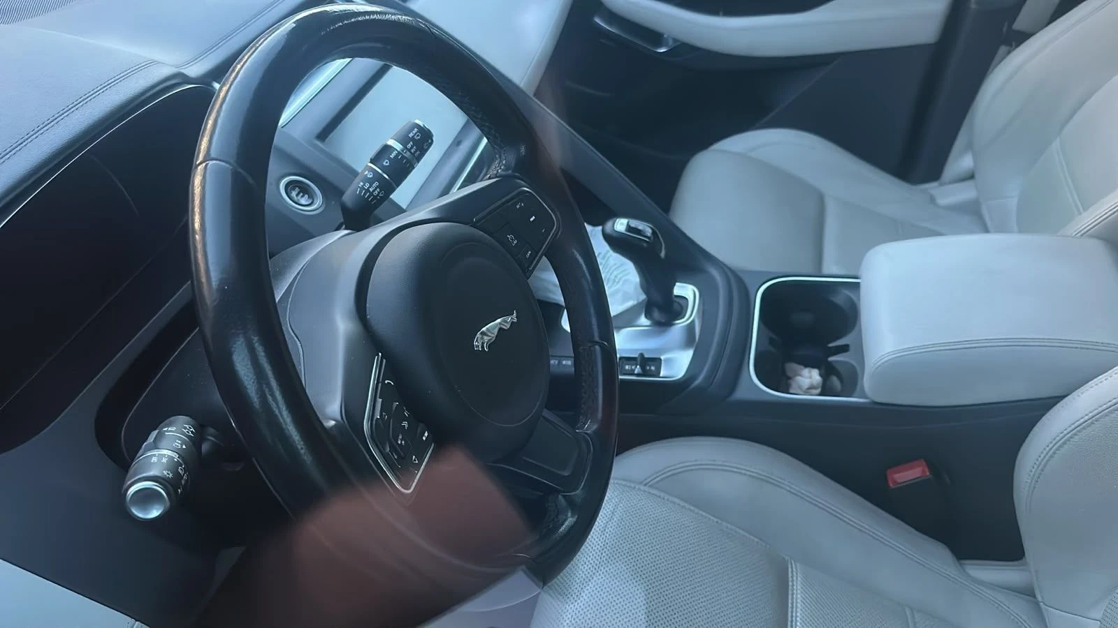 Jaguar E-pace 2.0D AWD 180kc, снимка 6 - Автомобили и джипове - 56303435