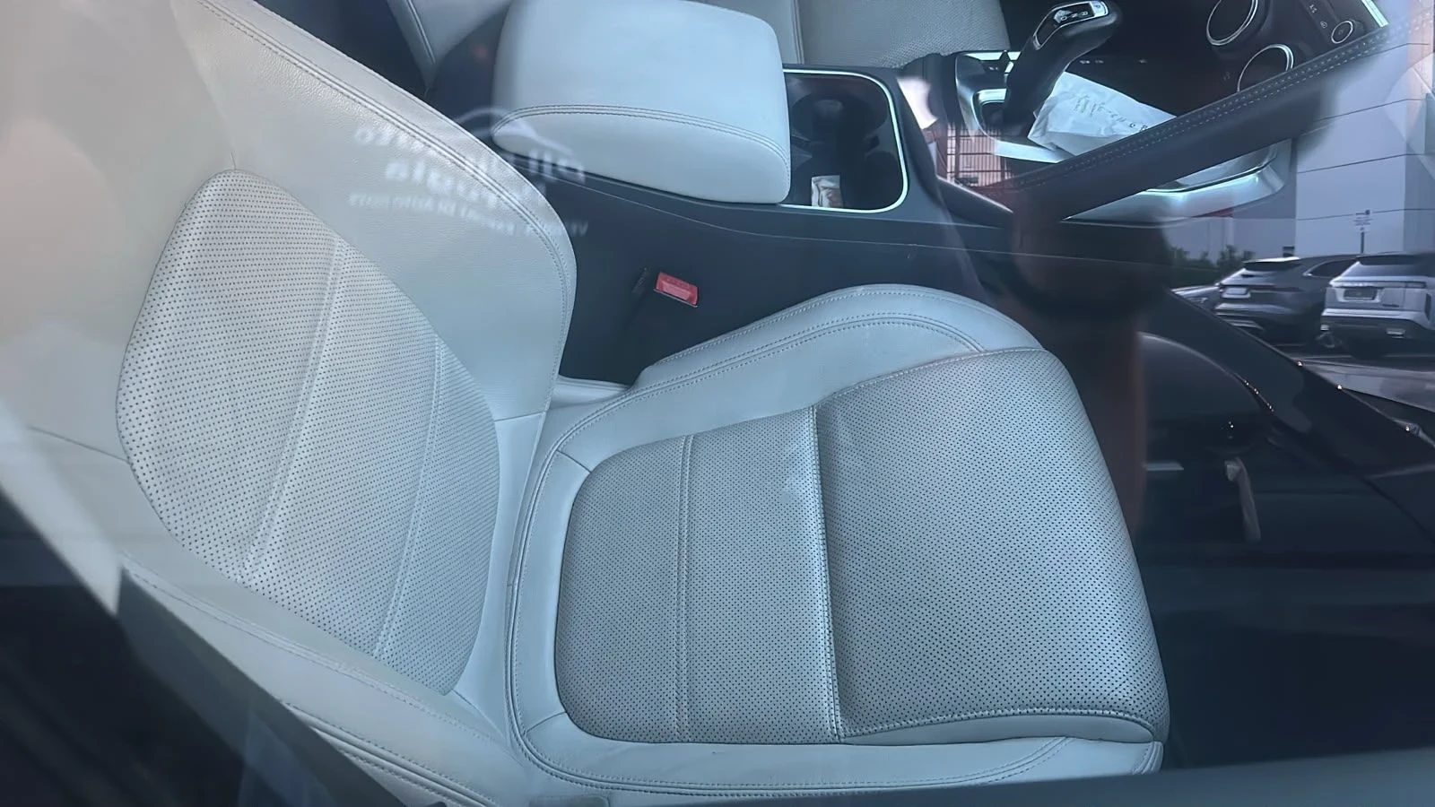 Jaguar E-pace 2.0D AWD 180kc, снимка 7 - Автомобили и джипове - 56303435