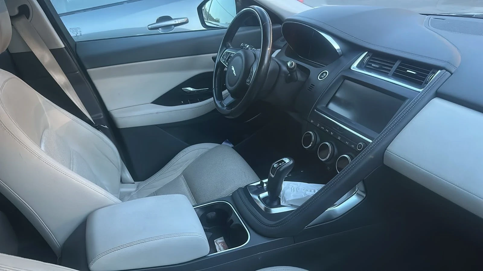 Jaguar E-pace 2.0D AWD 180kc, снимка 5 - Автомобили и джипове - 56303435