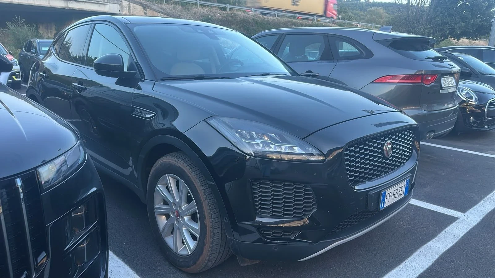 Jaguar E-pace 2.0D AWD 180kc, снимка 2 - Автомобили и джипове - 56303435