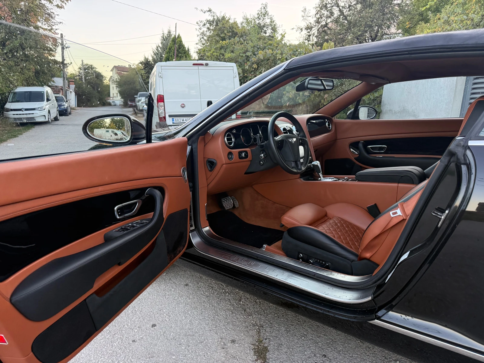Bentley Continental GTC* КАБРИО* ФУЛ ЕКСТРИ* * СЕРВИЗ* , снимка 17 - Автомобили и джипове - 56323144