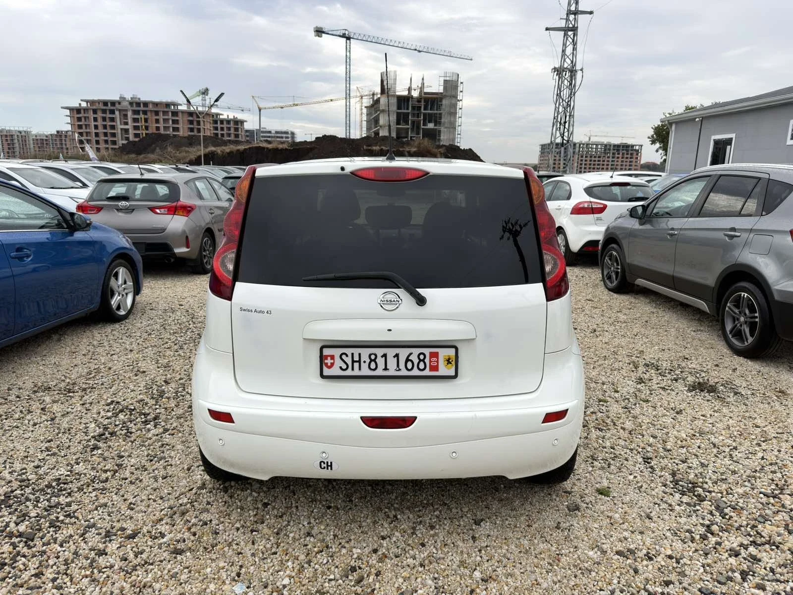 Nissan Note 1.6i Automat, снимка 7 - Автомобили и джипове - 56613372