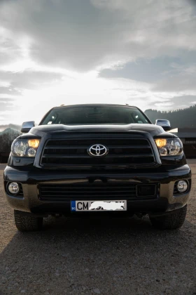 Toyota Sequoia 5.7 ГАЗ PLATINUM 4x4, снимка 3