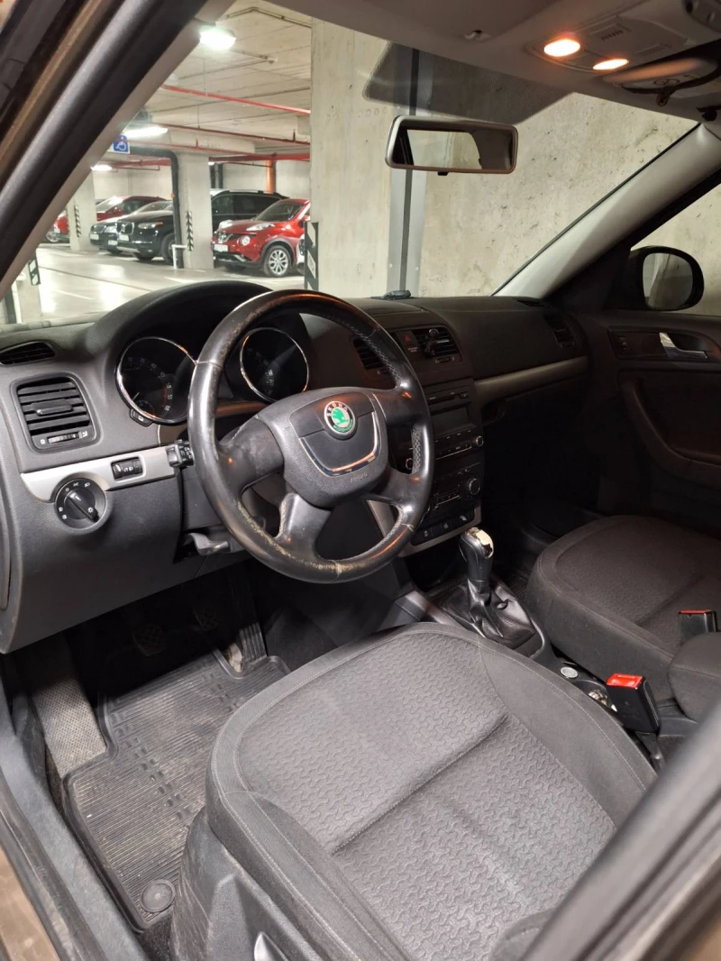 Skoda Yeti 2.0 Diesel, снимка 13 - Автомобили и джипове - 47763693