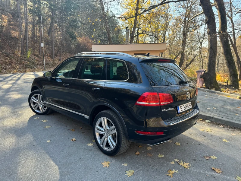 VW Touareg, снимка 4 - Автомобили и джипове - 48111411