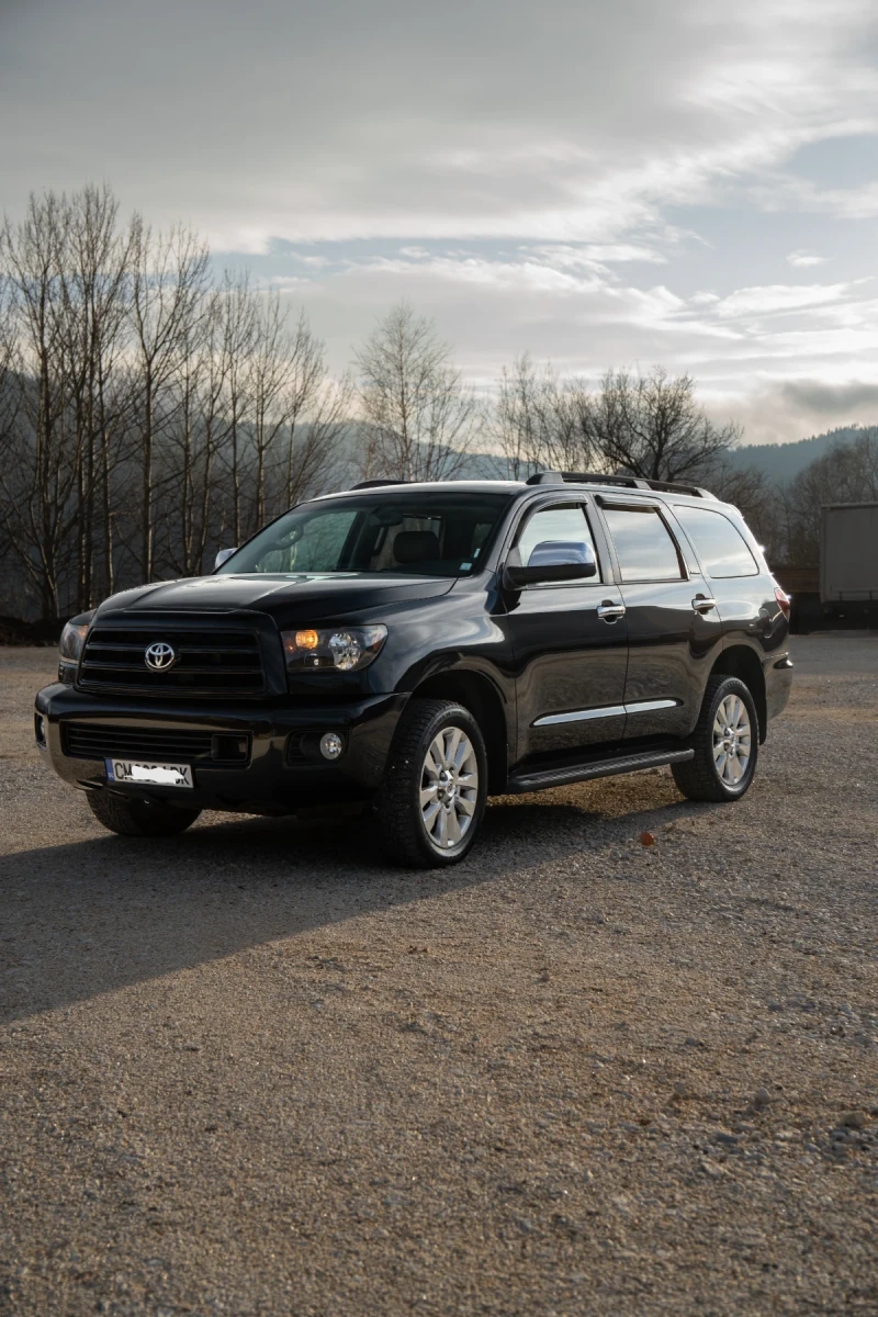 Toyota Sequoia 5.7 ГАЗ PLATINUM 4x4, снимка 2 - Автомобили и джипове - 49172465