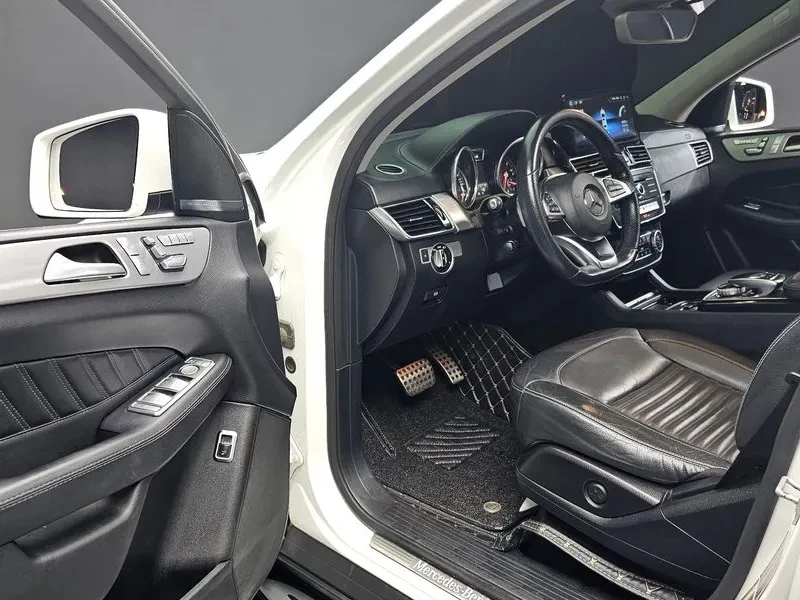 Mercedes-Benz GLE 350D 4MATIC, снимка 10 - Автомобили и джипове - 55562869