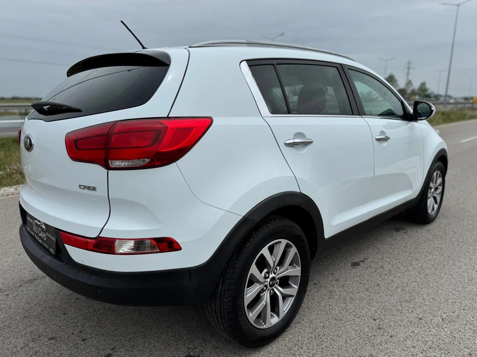 Kia Sportage 1.7 CRDi / EURO 6 / PARKTRONIC / LED - изображение 8