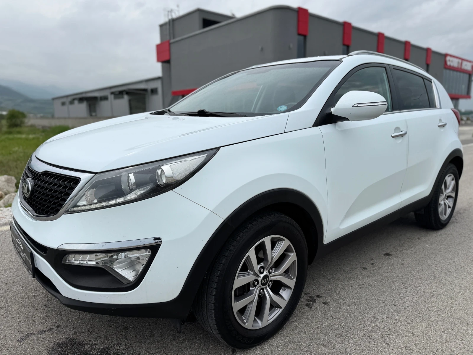 Kia Sportage 1.7 CRDi / EURO 6 / PARKTRONIC / LED - изображение 3
