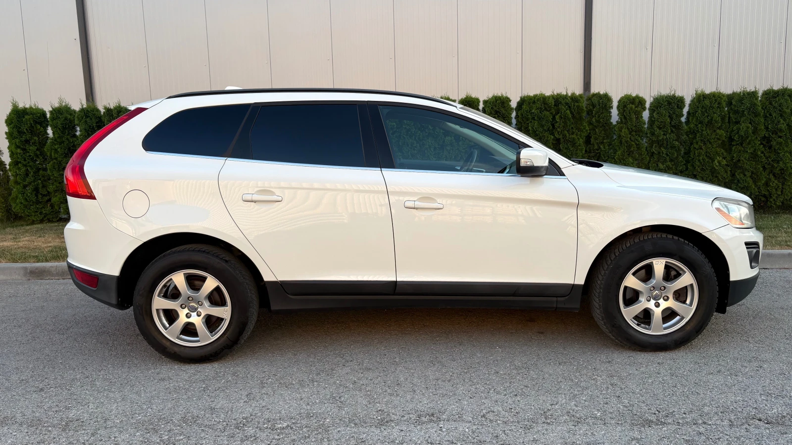 Volvo XC60 2.4 Швейцария, снимка 4 - Автомобили и джипове - 50422245
