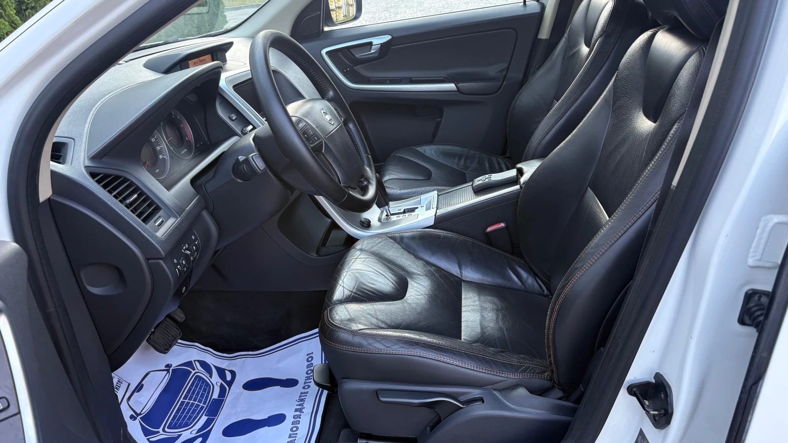 Volvo XC60 2.4 Швейцария, снимка 7 - Автомобили и джипове - 50422245